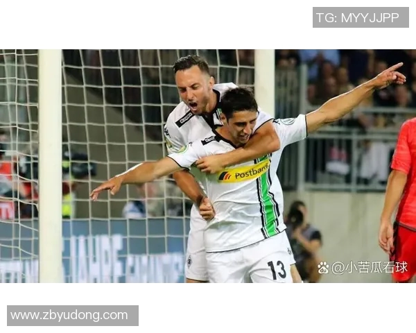 与足球明星同框瞬间分享快乐与梦想的美好时刻